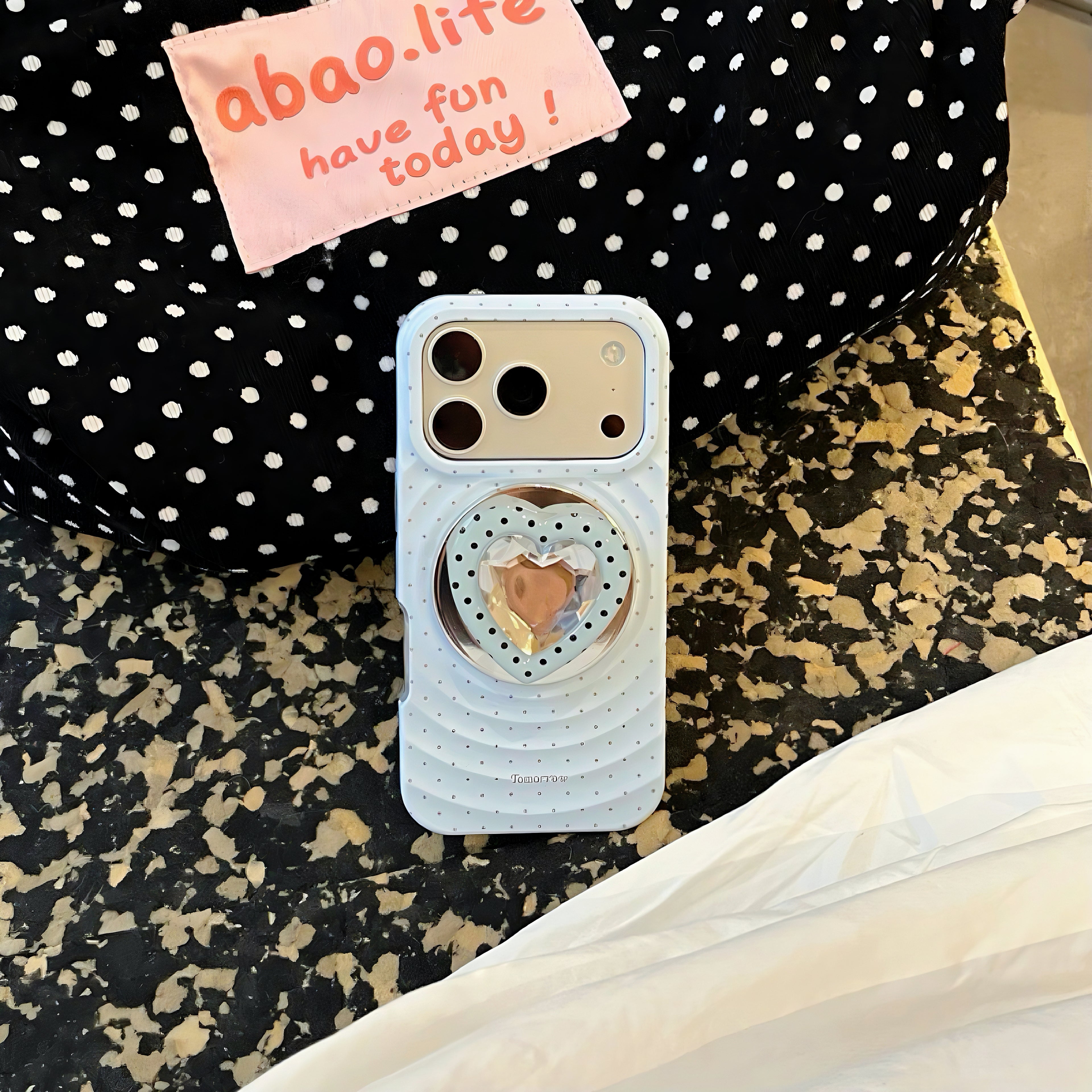 3D Ripple & Sparkling Diamond Heart MagSafe Phone Case