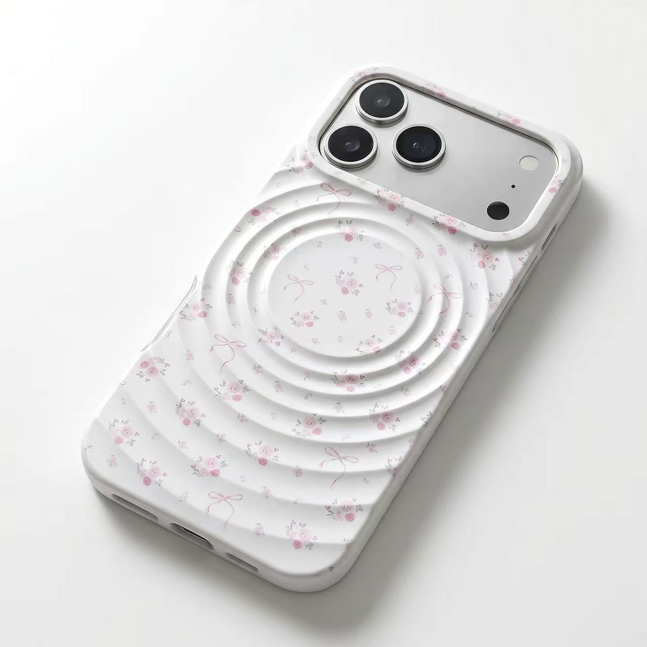 3D Ripple & Pearl Bear MagSafe Phone Case
